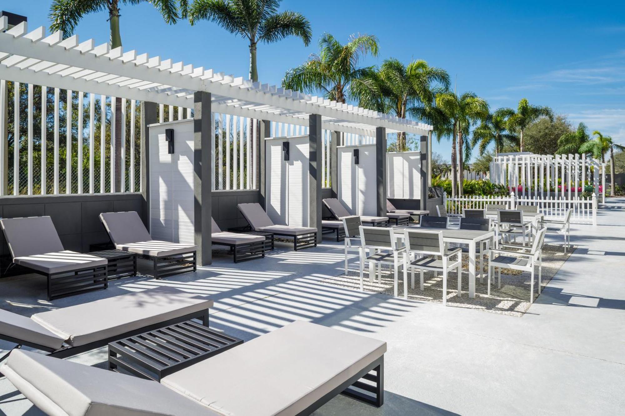 מלון South Bradenton Doubletree By Hilton Sarasota Bradenton Airport מראה חיצוני תמונה