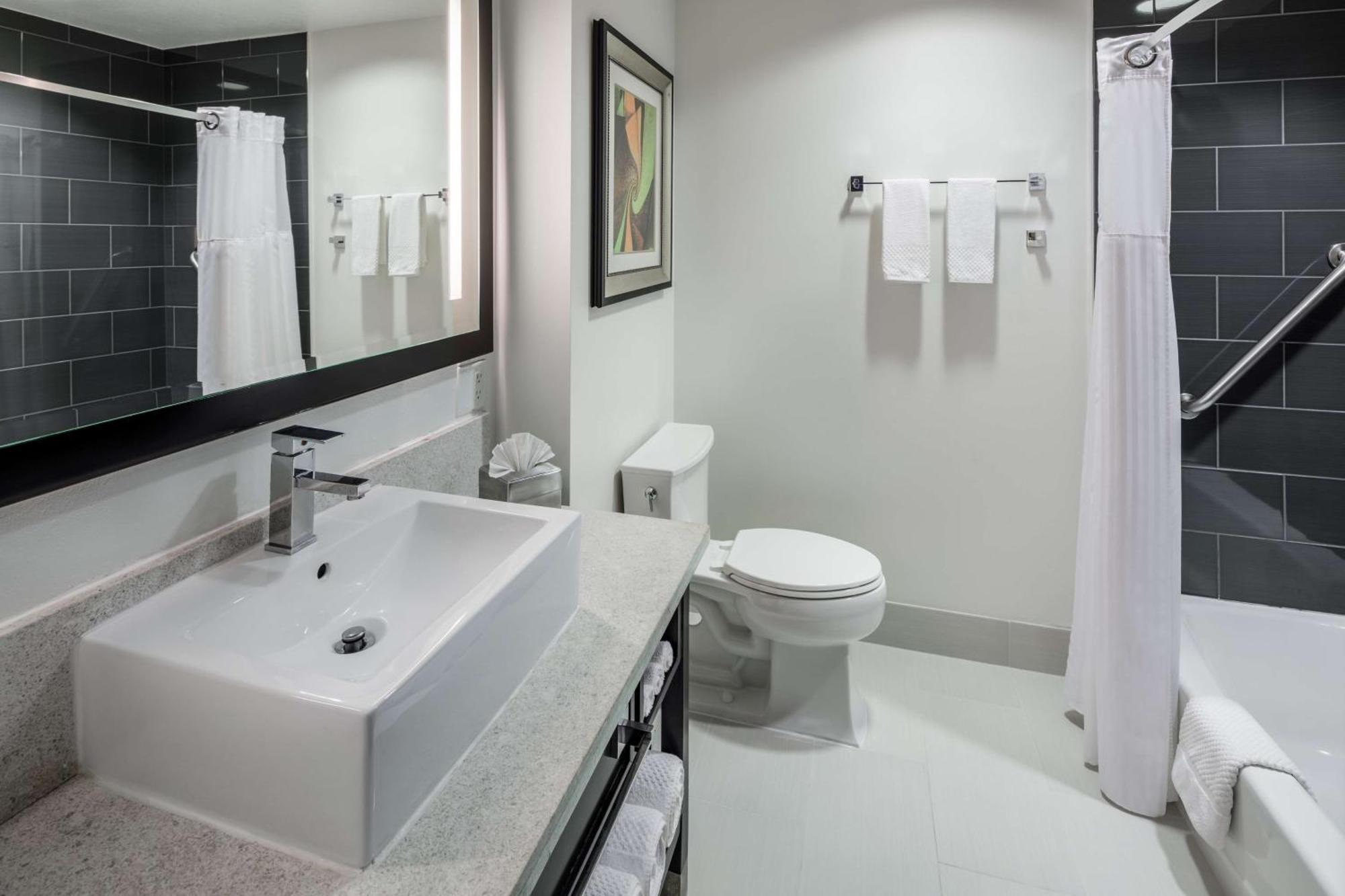 מלון South Bradenton Doubletree By Hilton Sarasota Bradenton Airport מראה חיצוני תמונה