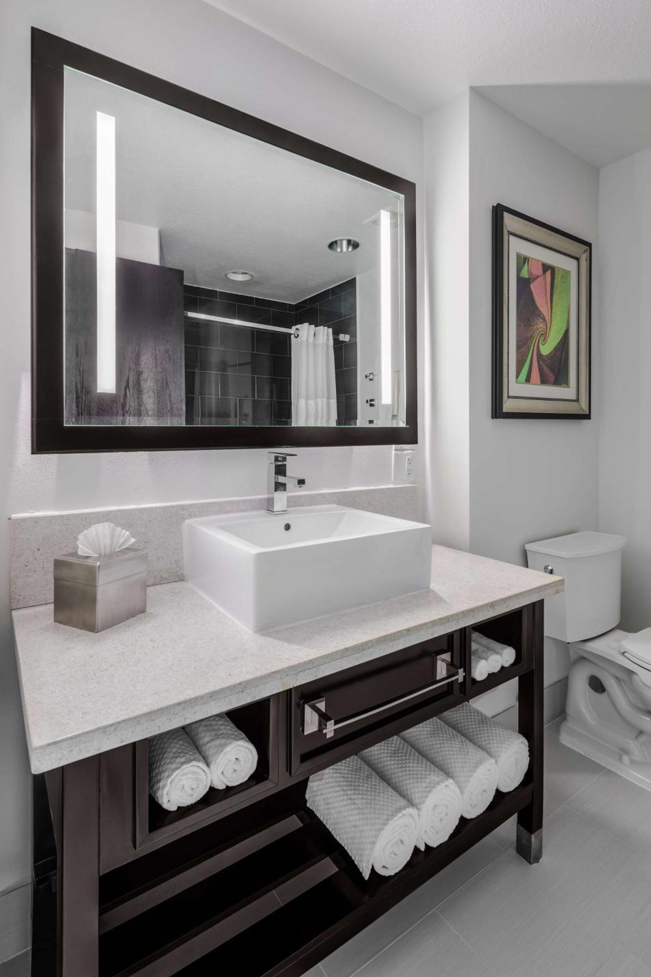 מלון South Bradenton Doubletree By Hilton Sarasota Bradenton Airport מראה חיצוני תמונה