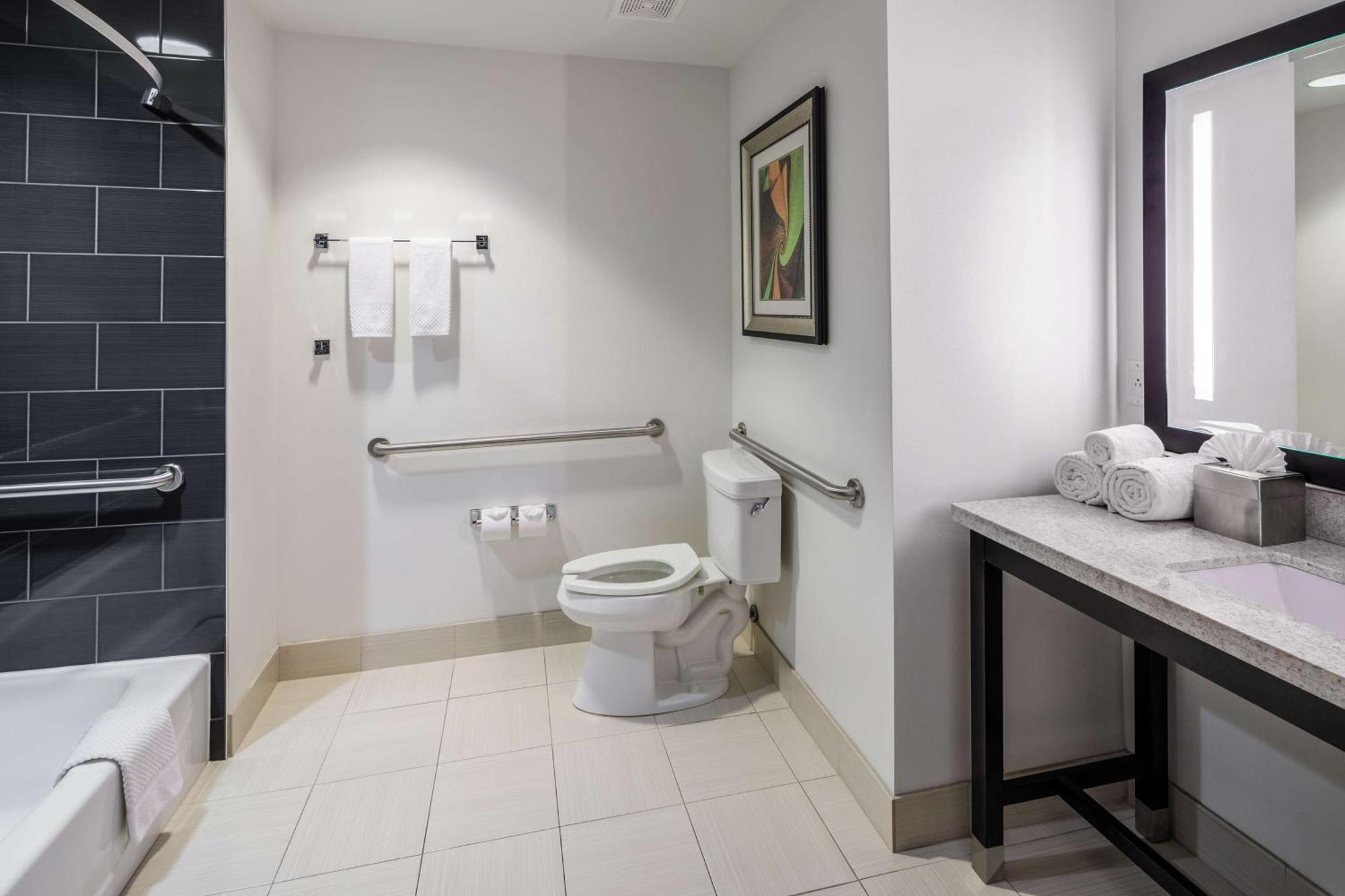 מלון South Bradenton Doubletree By Hilton Sarasota Bradenton Airport מראה חיצוני תמונה
