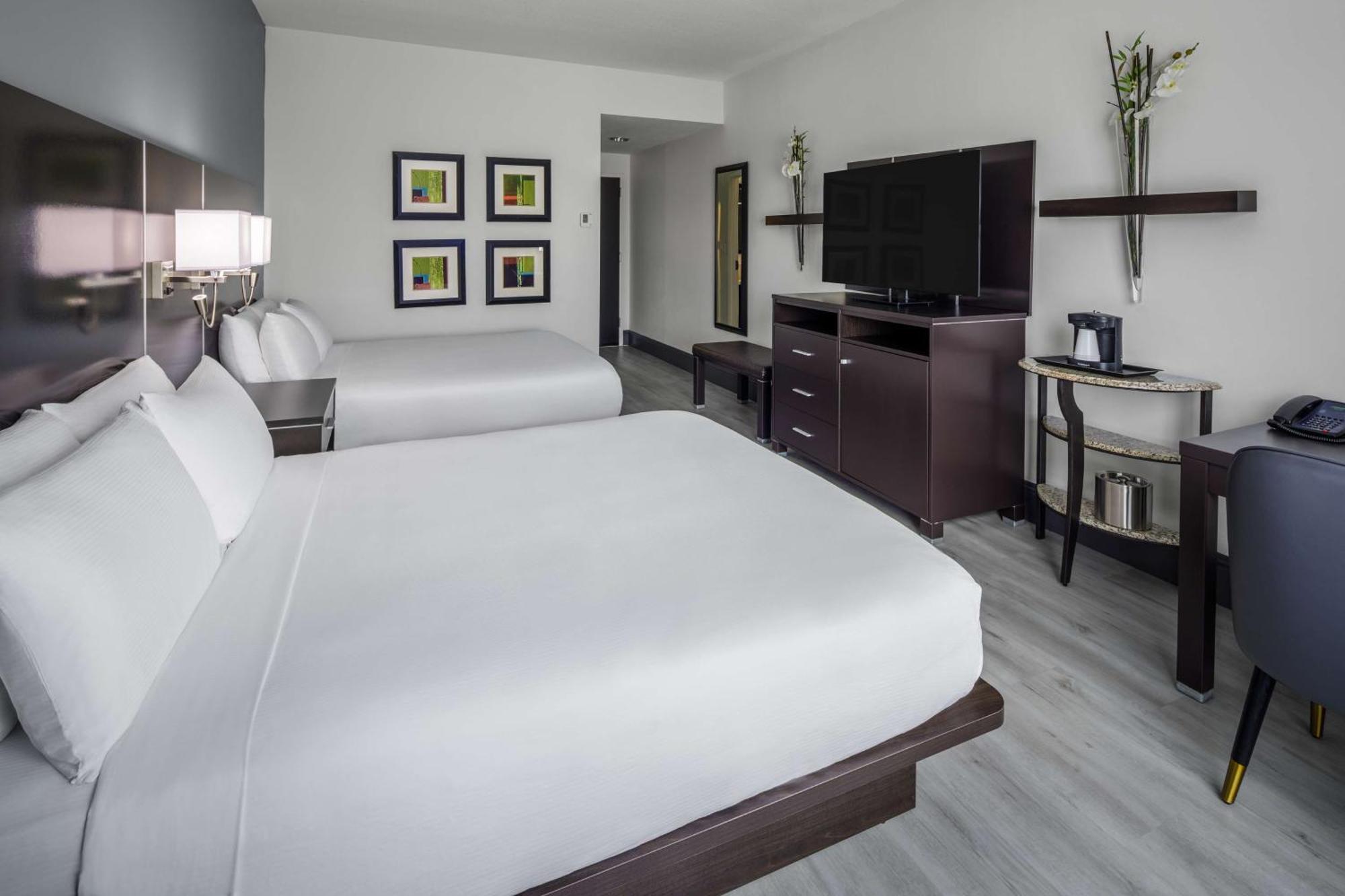 מלון South Bradenton Doubletree By Hilton Sarasota Bradenton Airport מראה חיצוני תמונה