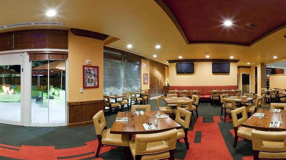 מלון South Bradenton Doubletree By Hilton Sarasota Bradenton Airport מראה חיצוני תמונה